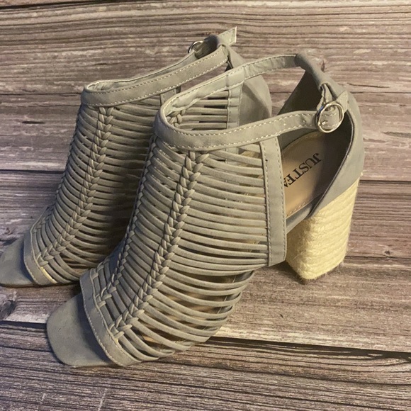 JustFab Shoes - JustFab Chunky Heel Strappy Shoes size 9